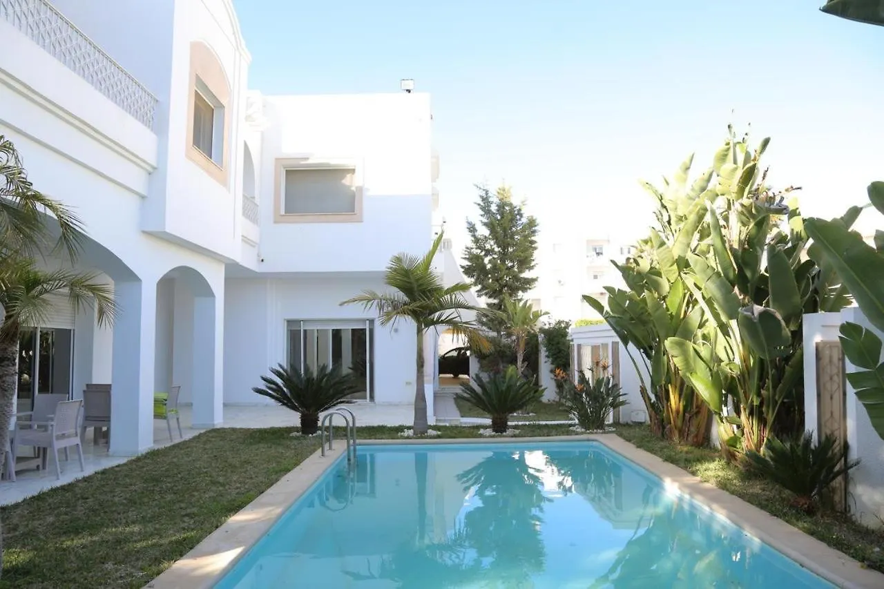 Villa With Pool Ariana